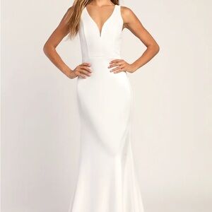 Lulu's White Sleeveless Wedding Gown